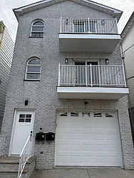 129 Myrtle Avenue