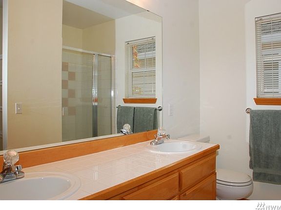 5th image of 421 227th Ln NE