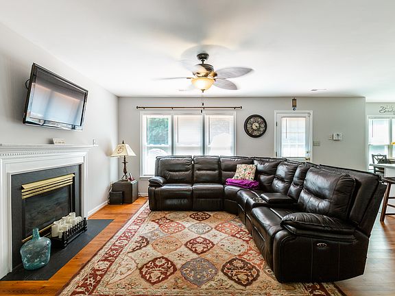 4th image of 683 Westover Woods Cir
