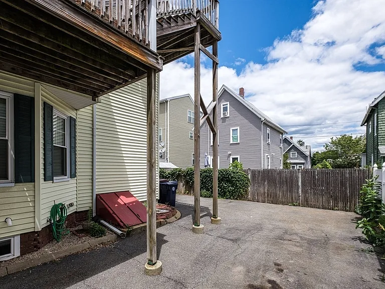 18 Chestnut St #1 — Photo 12