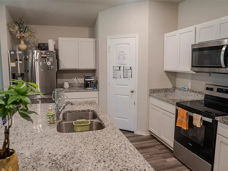 332 Pecos Dr — Photo 6