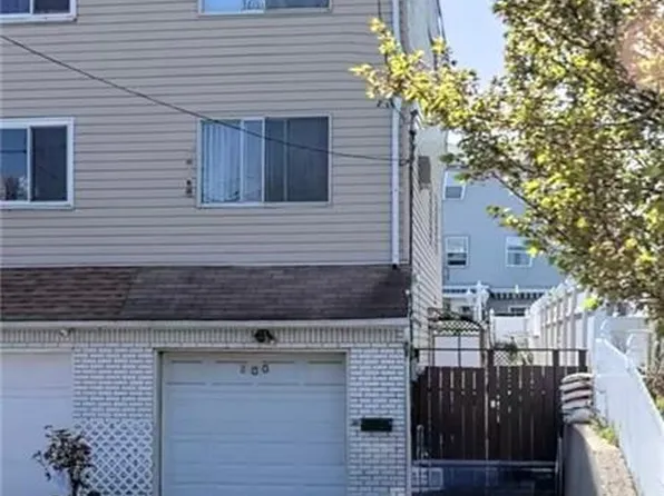 200 Sand Ln, Staten Island, NY 10305