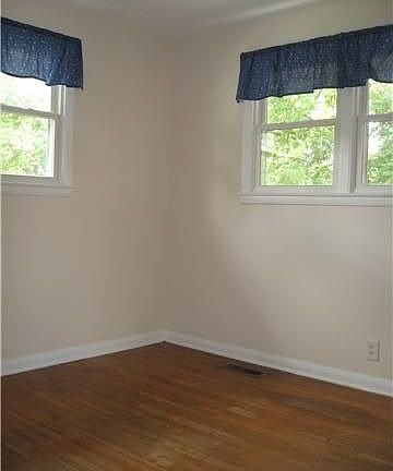 2nd image of 2535 Woodberry Dr