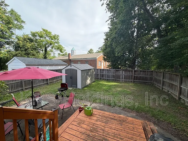 212 Maryland Ave — Photo 17