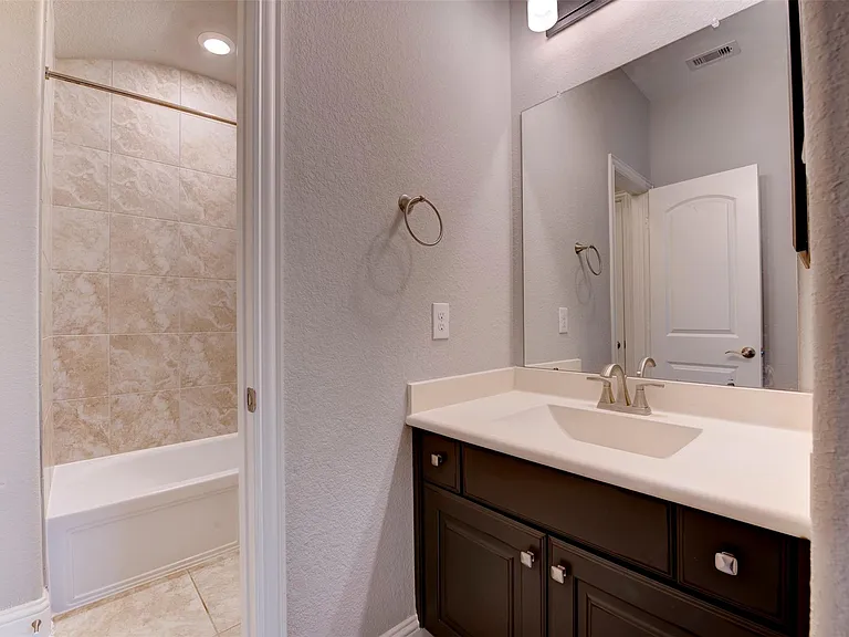 19403 Trinity River Dr — Photo 24