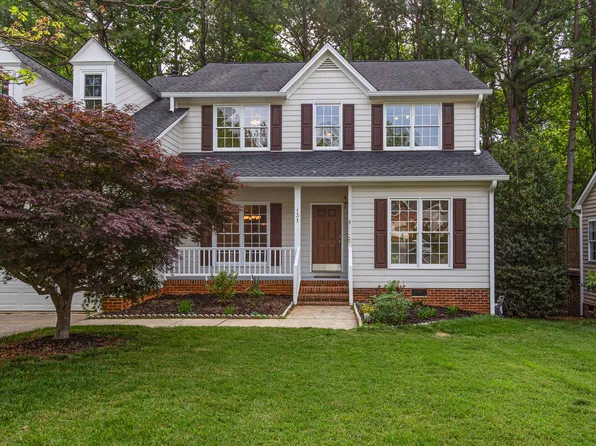 131 Longbridge Dr, Cary, NC 27518
