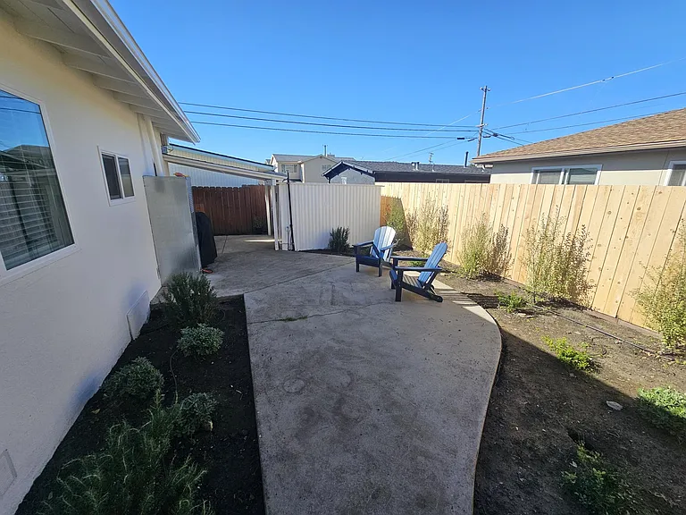 411 Mindoro St — Photo 20