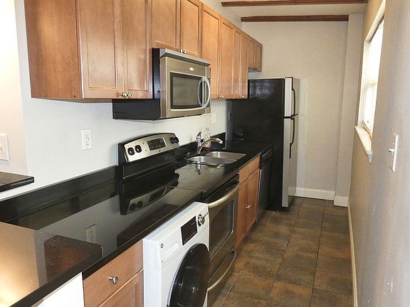 5 Kitchen_03232022