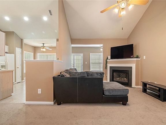 5th image of 127 Kristin Court