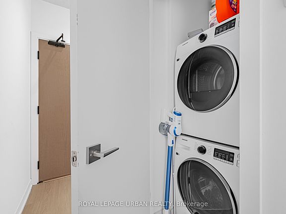4th image of 195 McCaul St #521