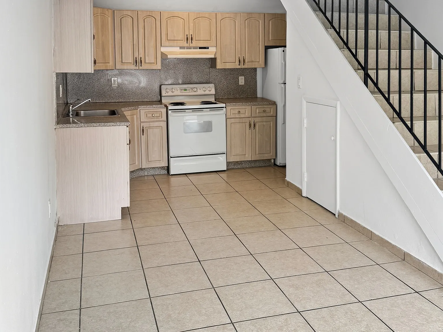 1 bed, 800 sqft, $1,700 — Photo 3