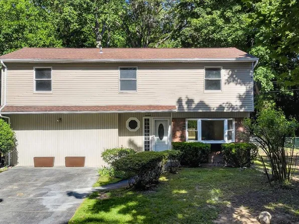 375 Old Willets Path, Hauppauge, NY 11788