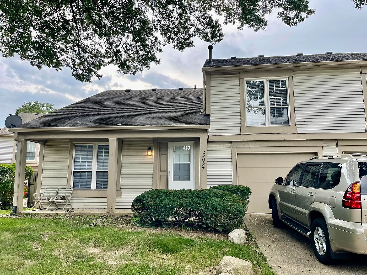 2 bed, 1.5 bath, 965 sqft, $1,245 — Photo 1