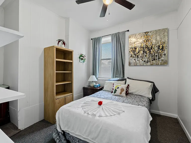 2407 E Main St — Photo 13