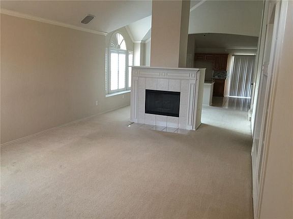 2nd image of 1521 Niagara Ct