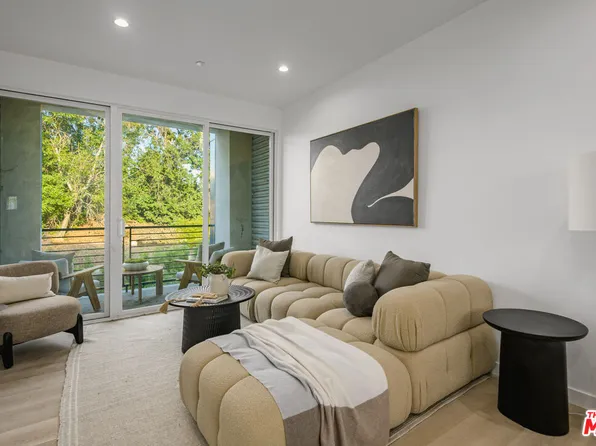 5851 Westside Crossing Ln, Los Angeles, CA 90034