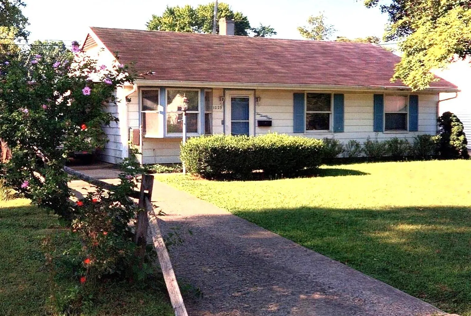 1029 Minerva Ave photo 1
