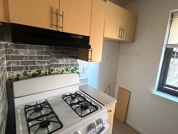 2nd image of 18830 87th Dr APT 4J
