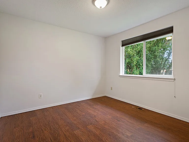 5240 SE 63rd Ave — Photo 11