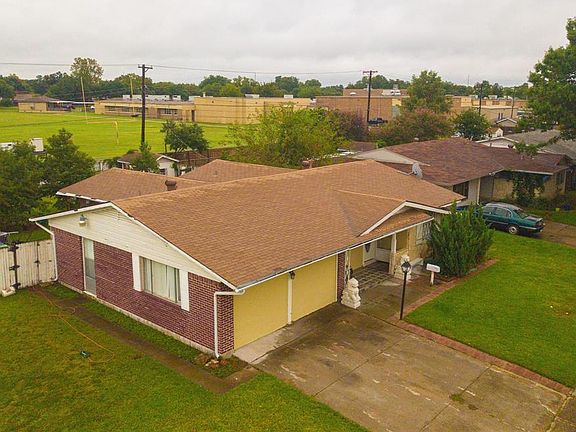 5th image of 2302 Newcastle Dr