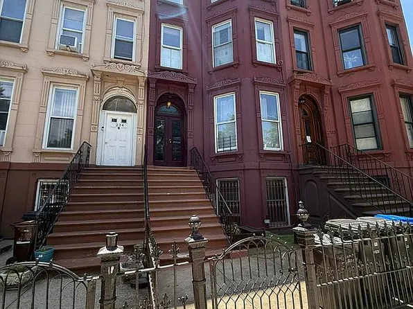 232 Putnam Ave #A, Brooklyn, NY 11216