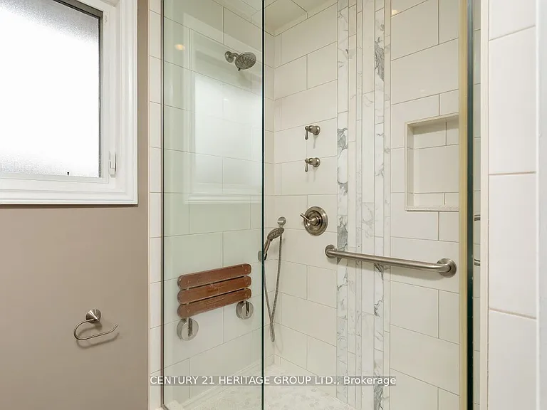 46 Marathon Cres — Photo 24