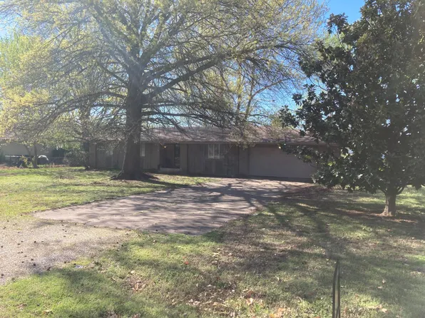 1354 E Sammy Ln, Springfield, MO 65804