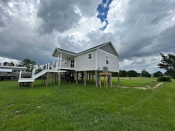 2nd image of 54 Bay Lake Dr