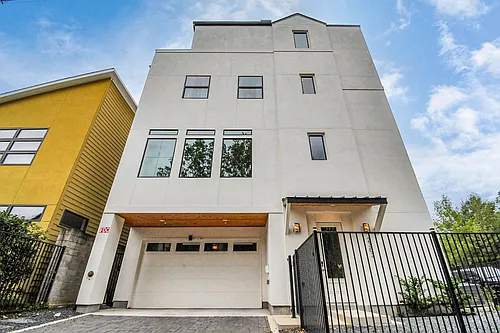 2303 Yupon St Photo 1