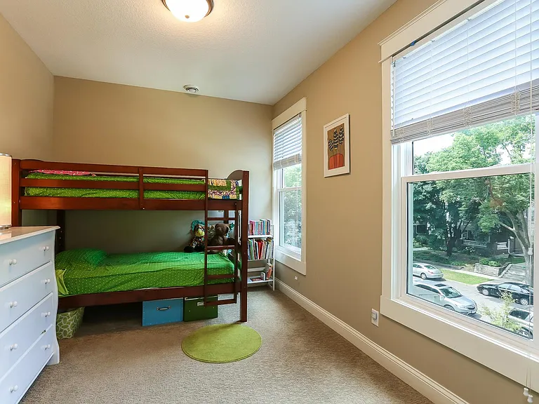 890 Goodrich Ave — Photo 15