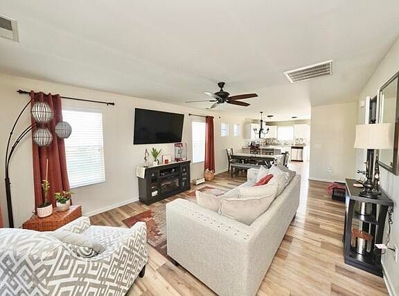 3rd image of 7513 Oliver Park Dr