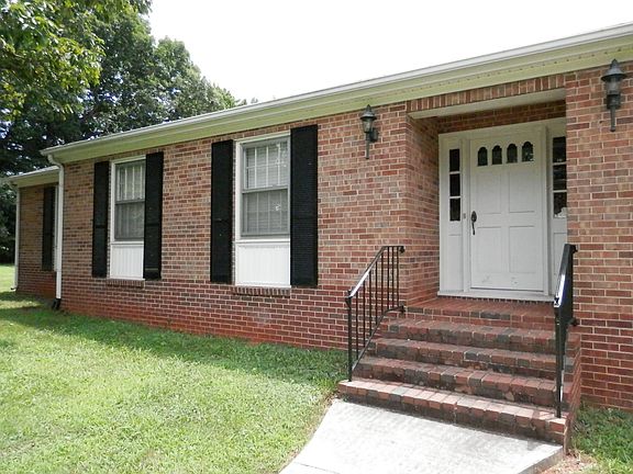 3rd image of 10412 Virginia Ave