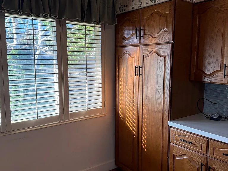 2278 E Logan Ave — Photo 15