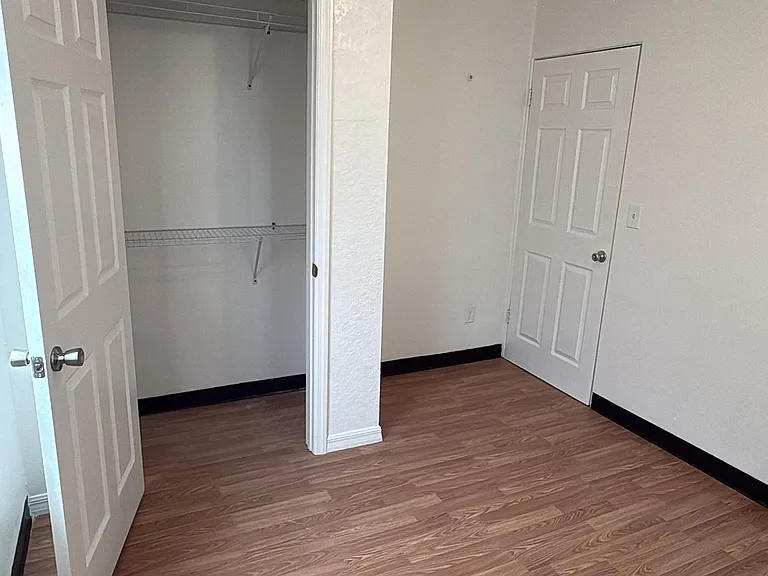 425 Avenue L NE — Photo 6