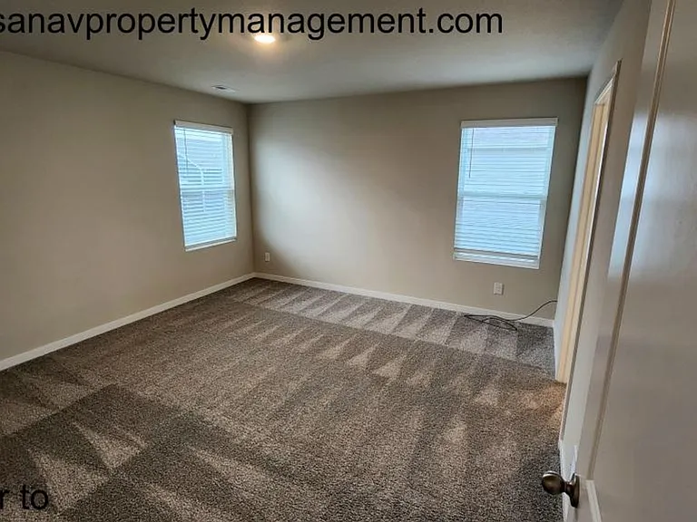4202 NW Linwood Dr — Photo 11