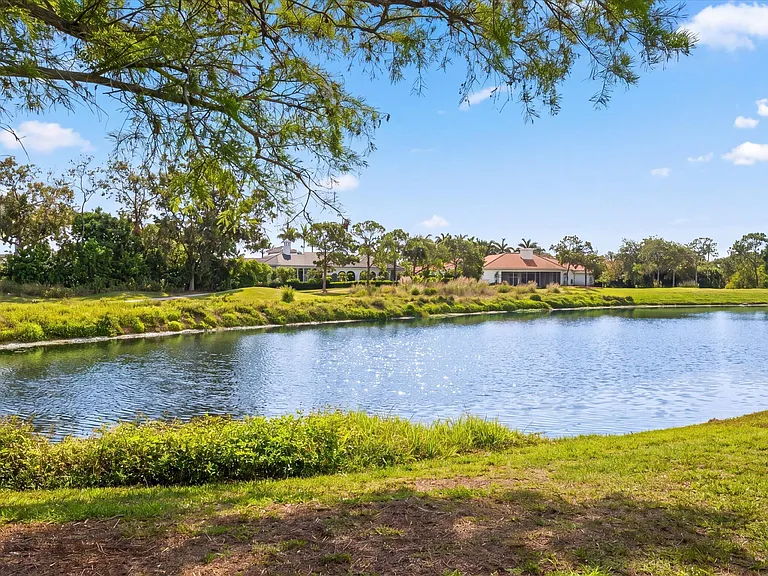 2920 Twin Oaks Way — Photo 34