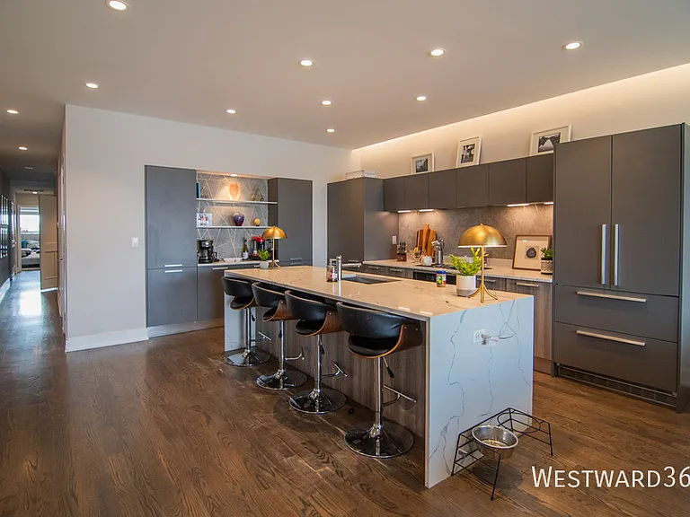 880 N Milwaukee Ave #2S — Photo 1