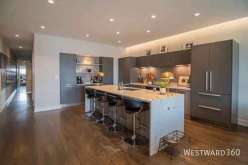 880 N Milwaukee Ave #2S Photo 1