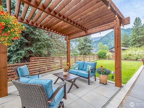 5th image of 10202 Titus