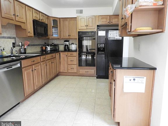 4th image of 4637 Luxberry Dr