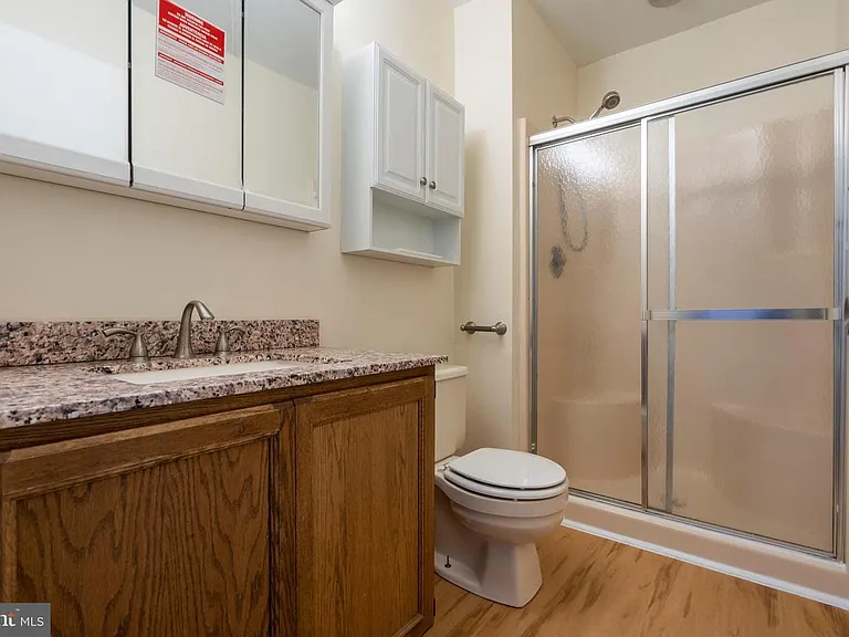 506 Saint Albans Ct — Photo 17
