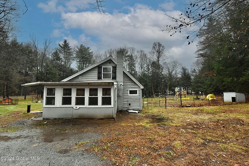 2nd image of 7109 Antioch Road