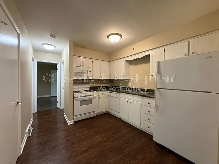 11 Simpson St #F — Photo 7
