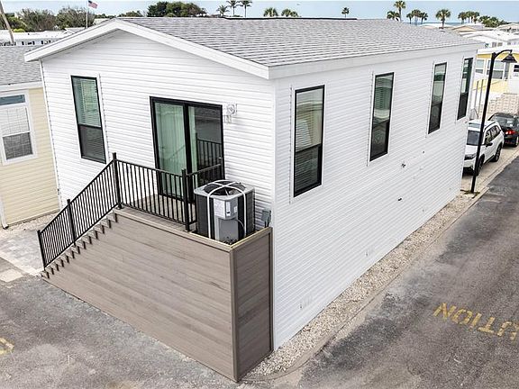 2nd image of 3710 GULF OF MEXICO DRIVE #F2