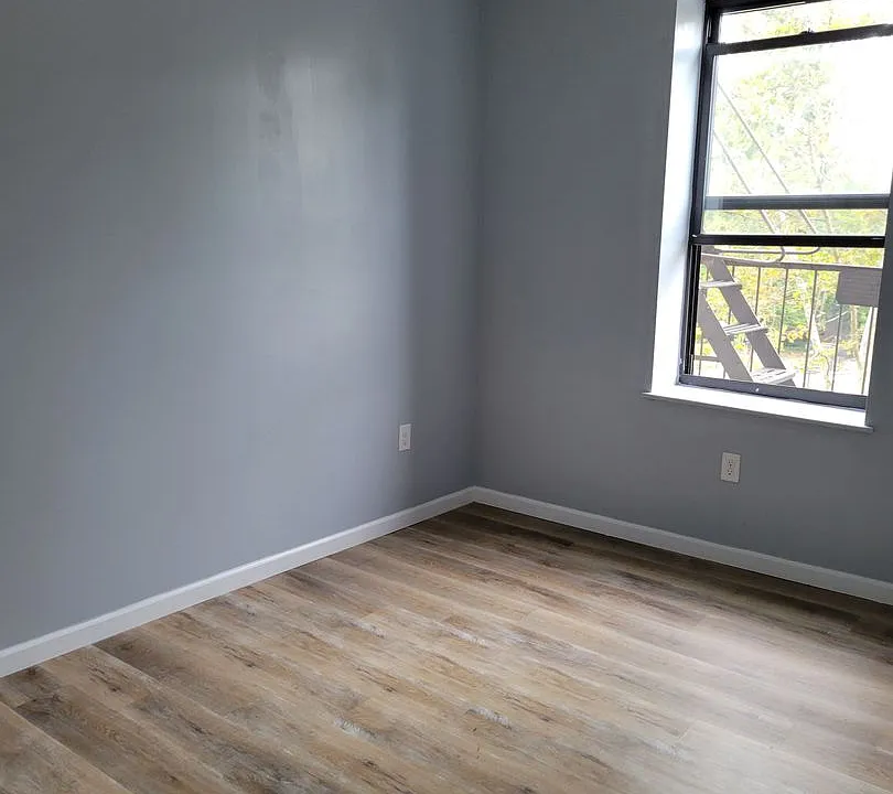 Building Photo 3