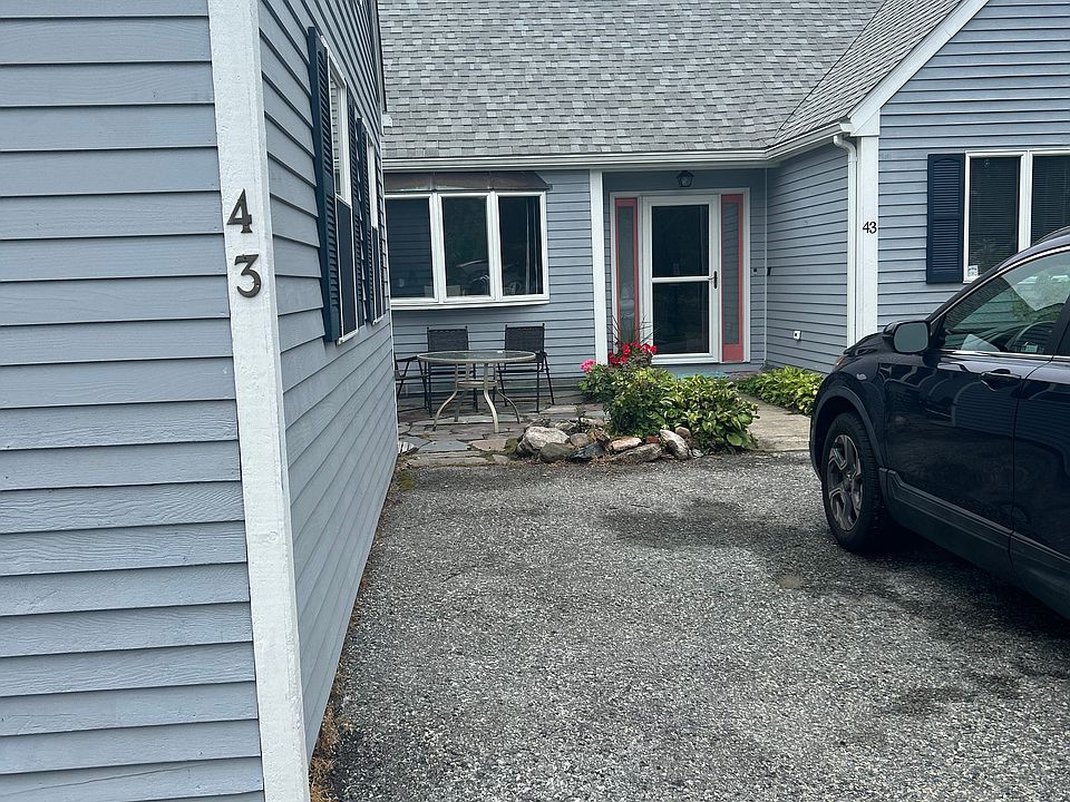 1st image of 43 Newport Ln