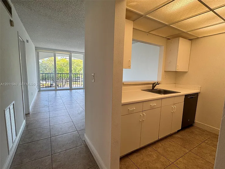 2160 SW 16th Ave #416 — Photo 23