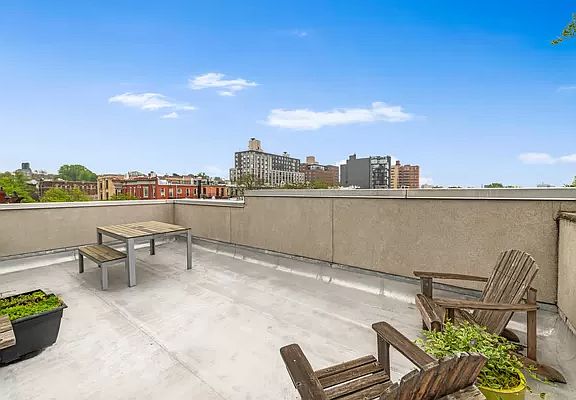 4th image of 187 13th St APT 4A