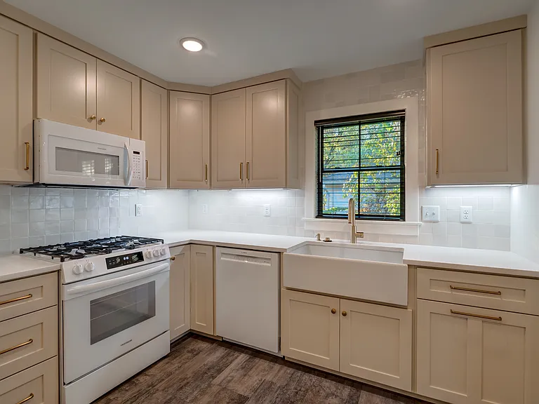 405 Presidential Ln #3 — Photo 9