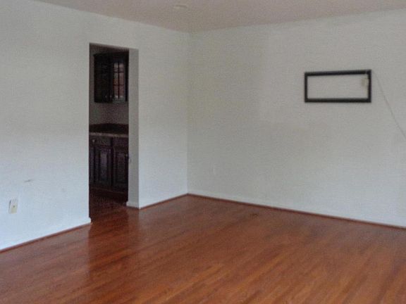 4th image of 1520 Jason Dr
